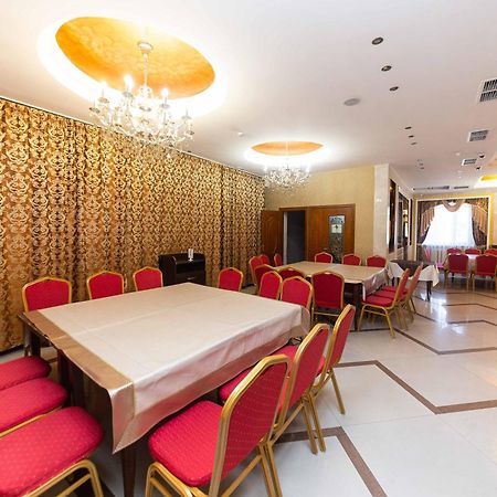 Hotel O Azamat à Astana Extérieur photo