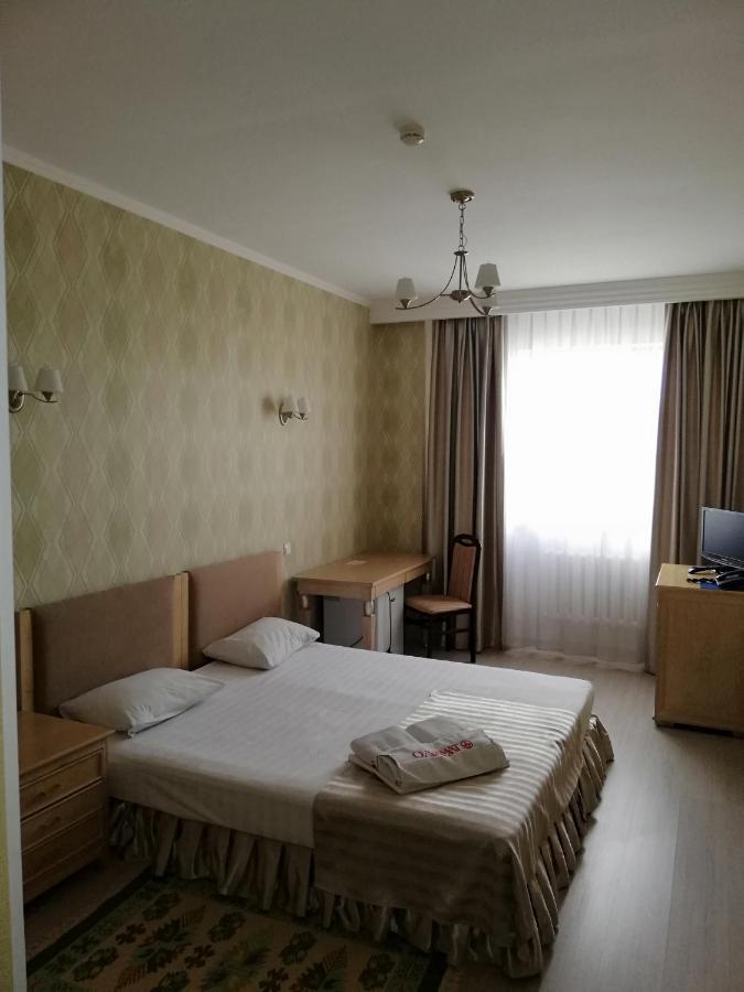 Hotel O Azamat à Astana Extérieur photo