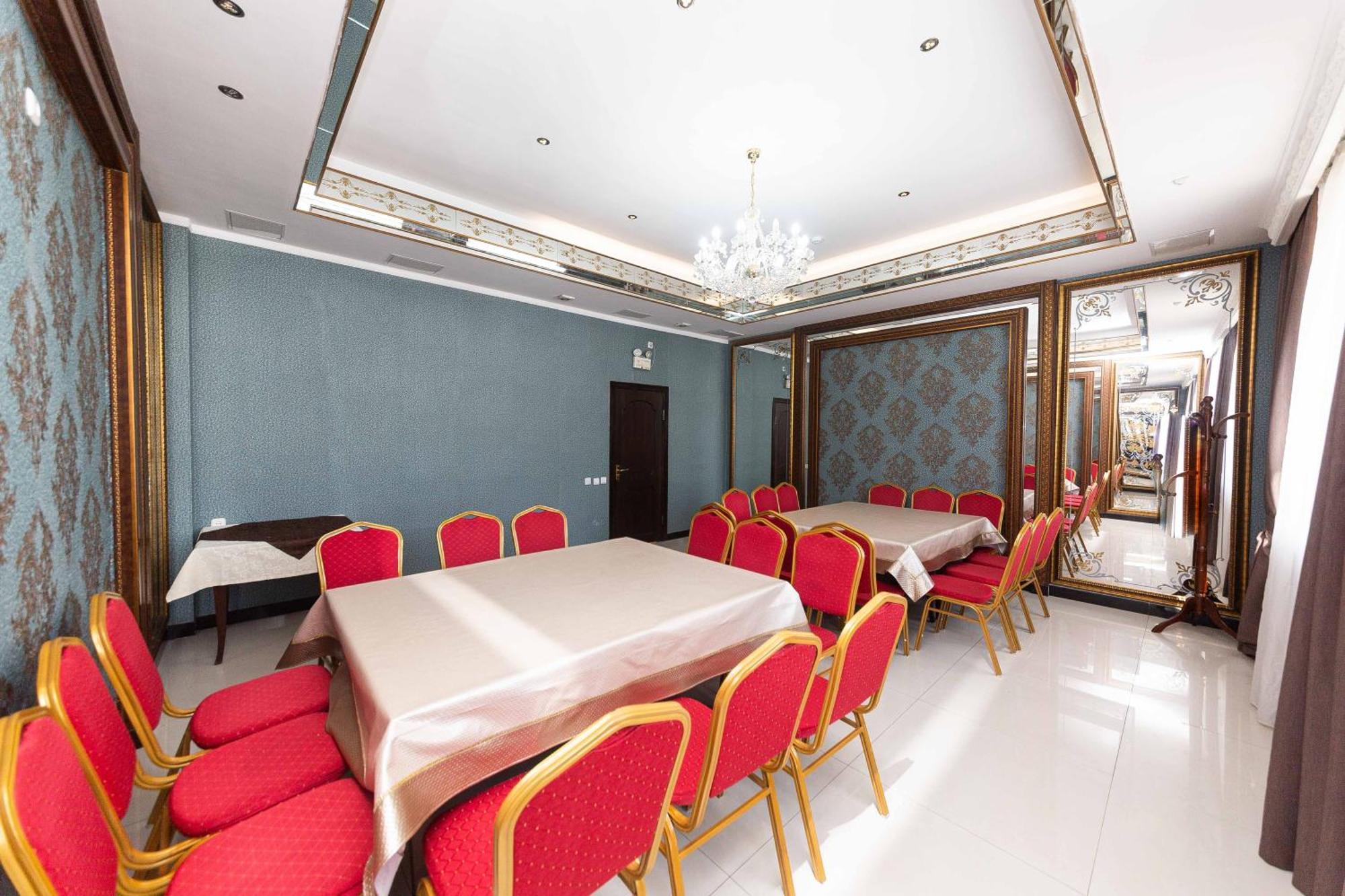 Hotel O Azamat à Astana Extérieur photo