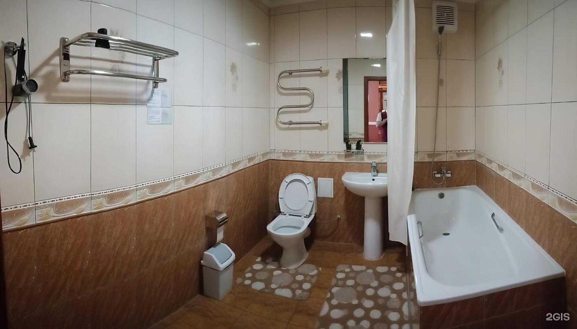 Hotel O Azamat à Astana Extérieur photo