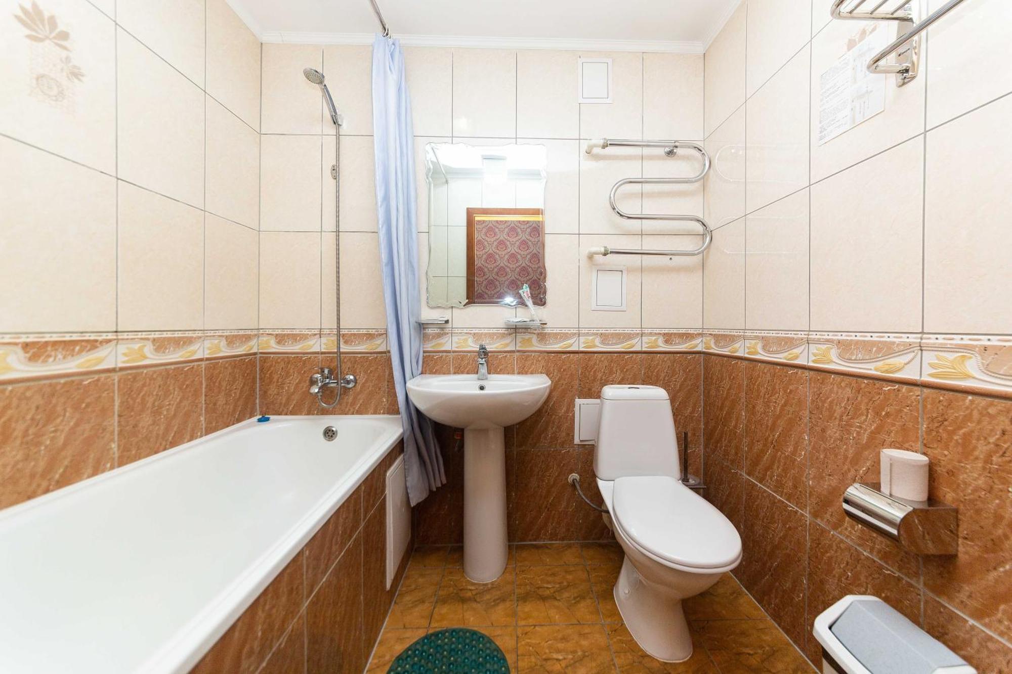 Hotel O Azamat à Astana Extérieur photo