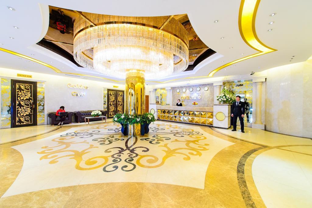 Hotel O Azamat à Astana Extérieur photo