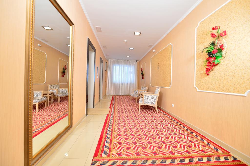 Hotel O Azamat à Astana Extérieur photo