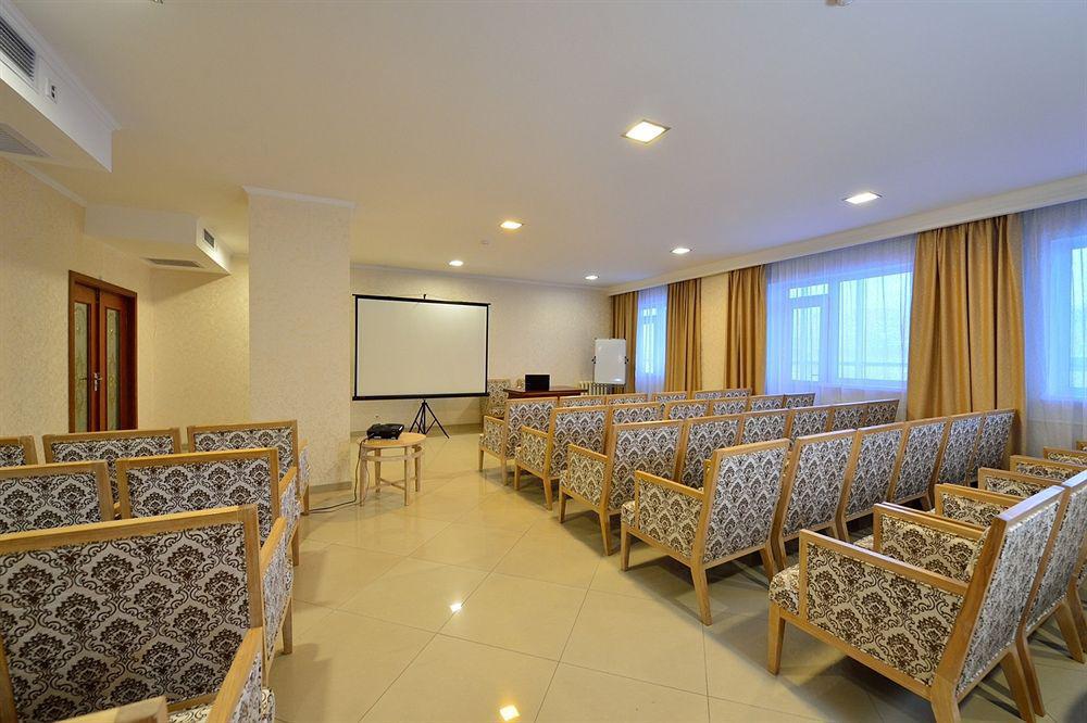 Hotel O Azamat à Astana Extérieur photo